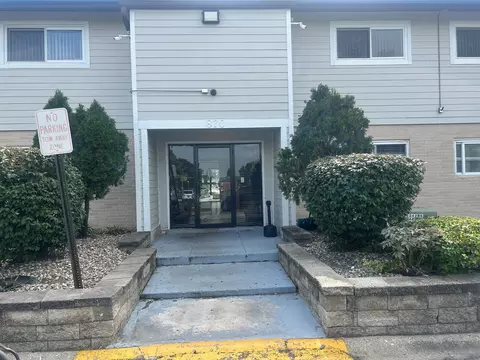 870 E Old Willow Rd #158, Prospect Heights, IL 60070