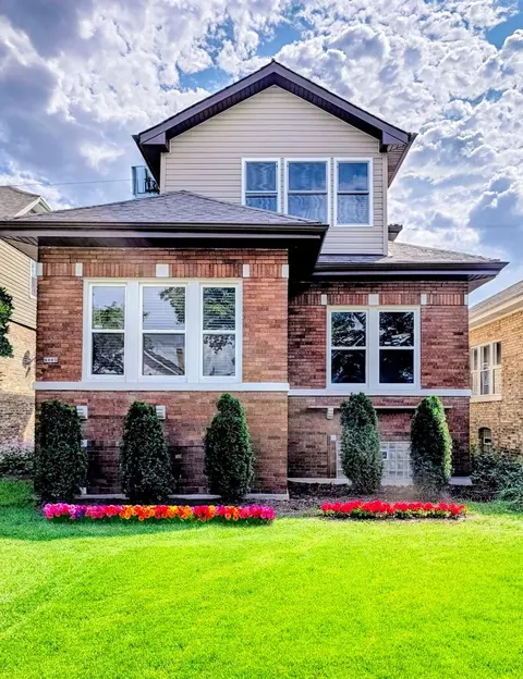 6005 W Waveland Ave, Chicago, IL 60634