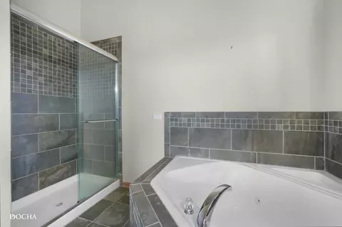 Bath - 17618 Dunn Rd, Tinley Park, IL 60487 photo 4 of 6