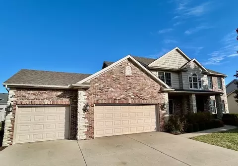 Exterior - 2810 Stevenson Dr, Bloomington, IL 61704 photo 2 of 4
