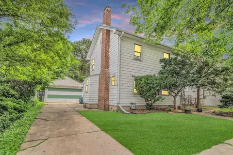 624 Lincoln Ave, Elgin, IL 60120