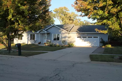 421 Klick St, Hampshire, IL 60140