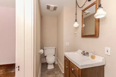 Bath - 316 W John St, Forrest, IL 61741 photo 1 of 2