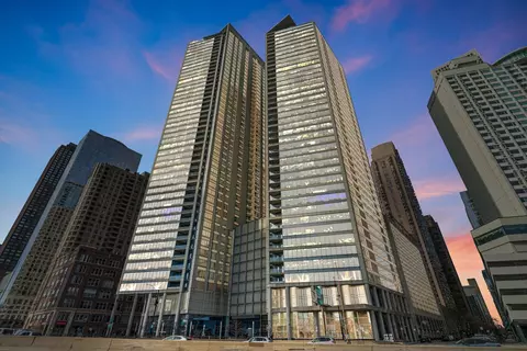 600 N Lake Shore Dr #2707, Chicago, IL 60611