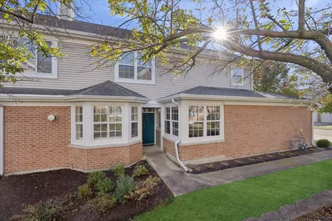2507 Camberley Cir #1-810, Westchester, IL 60154