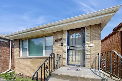 3052 E 97th St, Chicago, IL 60617