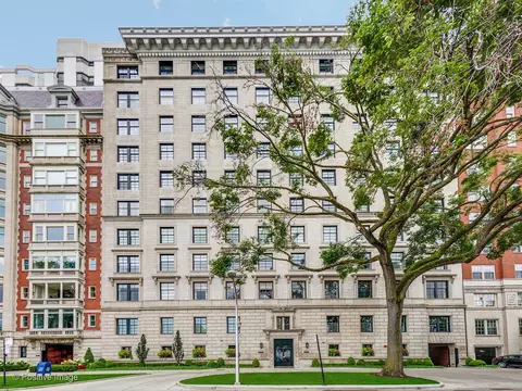 229 E Lake Shore Dr #4W, Chicago, IL 60611