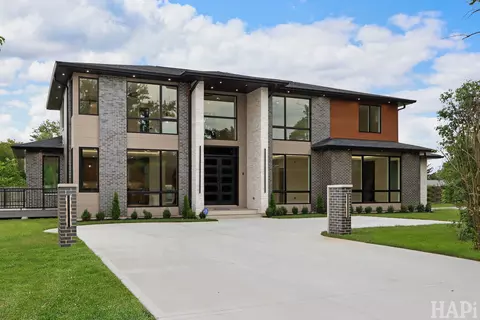 2700 Fontana Dr, Glenview, IL 60025