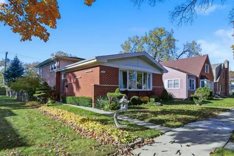 7646 Kilbourn Ave, Skokie, IL 60076