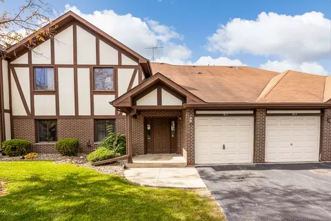 911 Patricia Ln #911, Crete, IL 60417