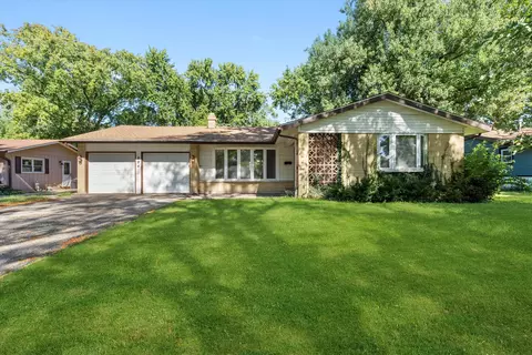 824 Oxford St, Downers Grove, IL 60516