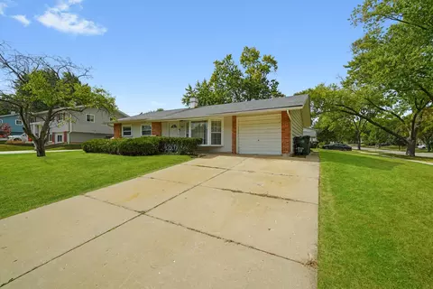 1490 Highland Blvd, Hoffman Estates, IL 60169