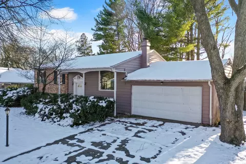3311 Brentwood Dr, Champaign, IL 61821 photo 3