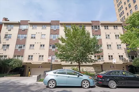 420 W Aldine Ave #404, Chicago, IL 60657