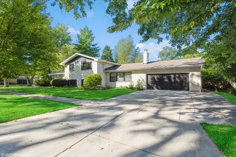 725 Locust Rd, Wilmette, IL 60091