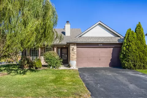 1256 Concord Dr, Elgin, IL 60120