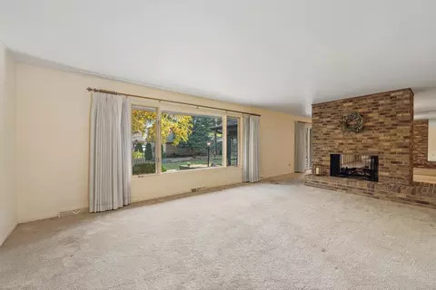 Living - Undisclosed, Elgin, IL 60123 photo 1 of 4