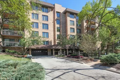 1771 Mission Hills Rd #212, Northbrook, IL 60062