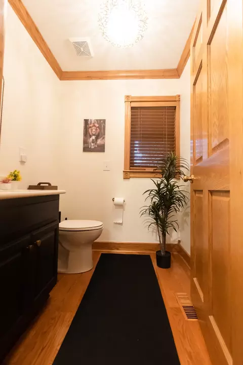 Bath - 507 N Sangamon Ln, Dixon, IL 61021 photo 1 of 7