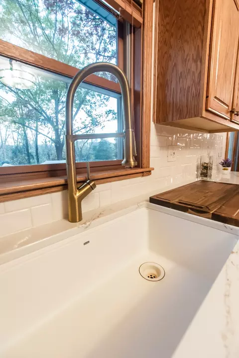 Kitchen - 507 N Sangamon Ln, Dixon, IL 61021 photo 4 of 7