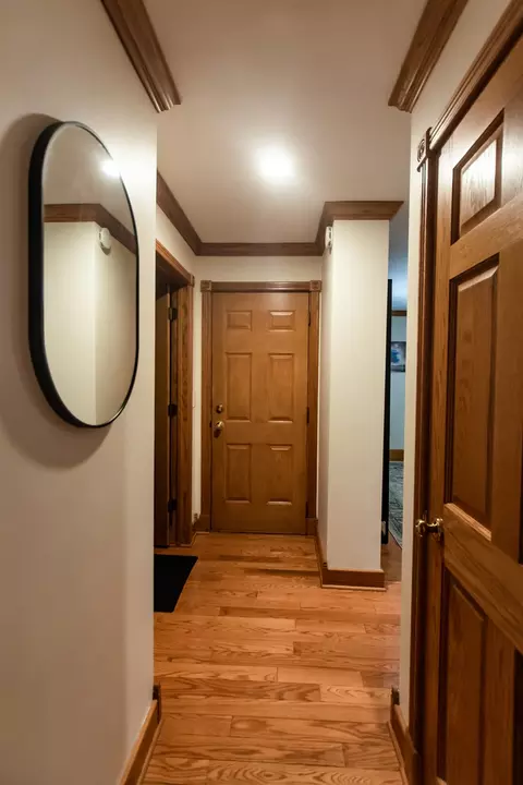 Entry Way - 507 N Sangamon Ln, Dixon, IL 61021 photo 5 of 6