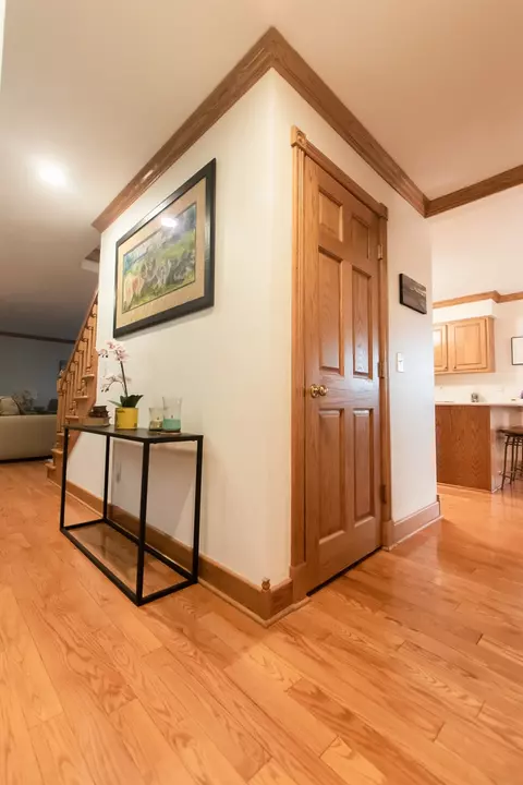 Entry Way - 507 N Sangamon Ln, Dixon, IL 61021 photo 2 of 6