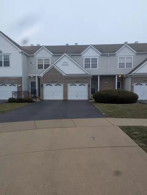 444 Arboretum Dr, Lombard, IL 60148