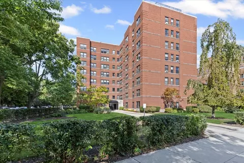 4900 N Marine Dr #707, Chicago, IL 60640