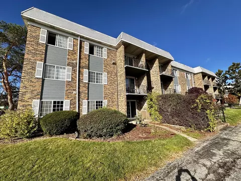 1603 N Windsor Dr #102, Arlington Heights, IL 60004