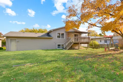 1314 Nicki Dr, Bloomington, IL 61704 photo 2