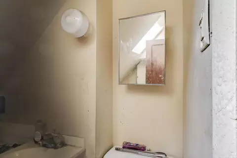 Bath - Undisclosed, Chicago, IL 60625 photo 4 of 4