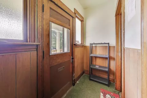 Entry Way - Undisclosed, Chicago, IL 60625 photo 1 of 2