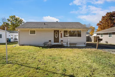 708 S Emerson St, Monticello, IL 61856