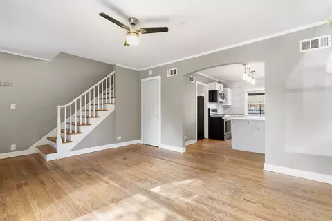 Living - 705 Case St, Evanston, IL 60202 photo 3 of 5