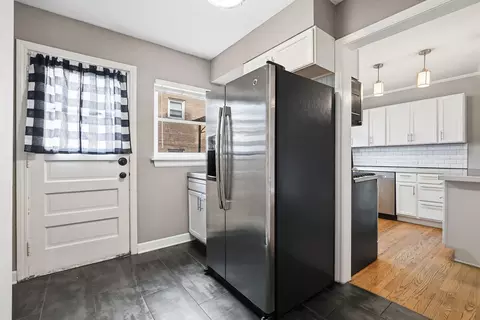 Kitchen - 705 Case St, Evanston, IL 60202 photo 3 of 3