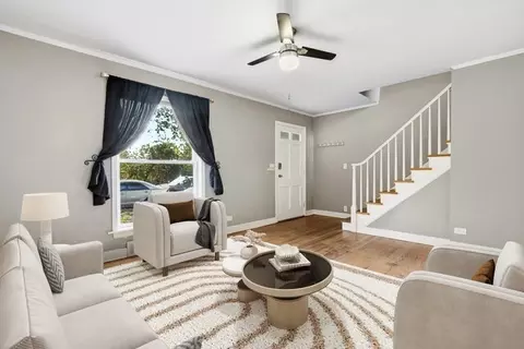 Living - 705 Case St, Evanston, IL 60202 photo 1 of 5