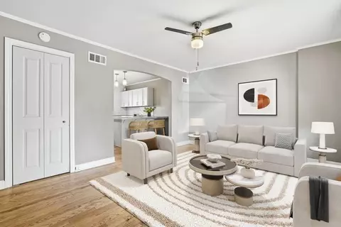 Living - 705 Case St, Evanston, IL 60202 photo 4 of 5