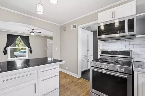 Kitchen - 705 Case St, Evanston, IL 60202 photo 2 of 3
