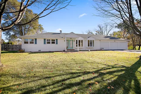 2 N603 Virginia Ave, Glen Ellyn, IL 60137