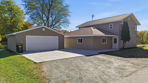 503 W Winfield St, Morrison, IL 61270