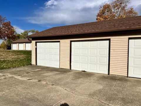 1202 Dean Dr, Urbana, IL 61802