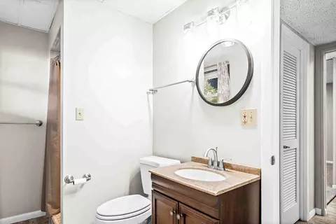 Bath - 308 Raleigh Ct, Normal, IL 61761 photo 4 of 4