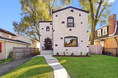 8041 S Blackstone Ave, Chicago, IL 60619