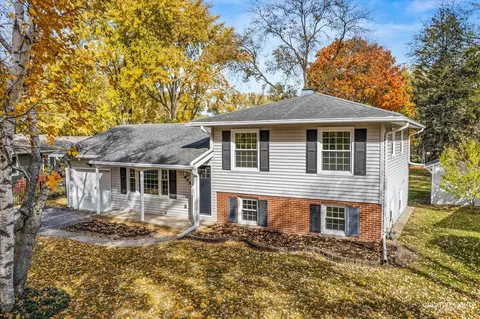 5 S453 Tartan Ln, Naperville, IL 60563