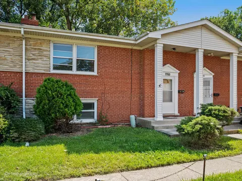 7753 N Nordica Ave, Niles, IL 60714