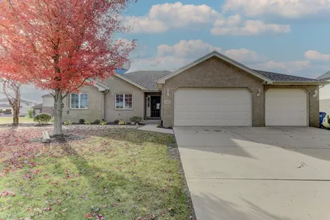 4999 W Hawk Ln, Monee, IL 60449