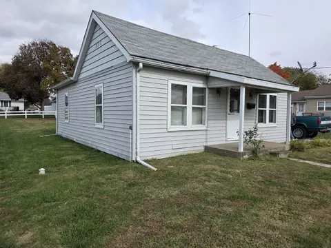 205 Leonard Ave, Jerseyville, IL 62052