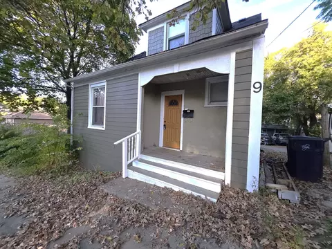 9 N Jackson St, Elgin, IL 60123
