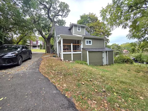 Exterior - 9 N Jackson St, Elgin, IL 60123 photo 4 of 4