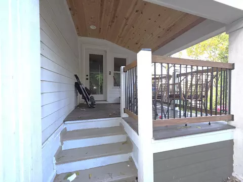 Exterior - 9 N Jackson St, Elgin, IL 60123 photo 2 of 4